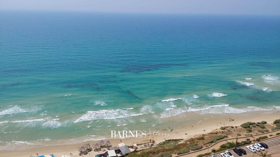 דירת פנטהאוז עם נוף מלא לים