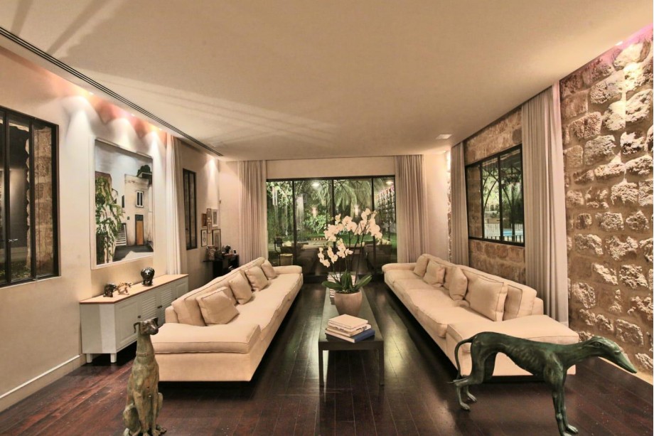 img-gallery