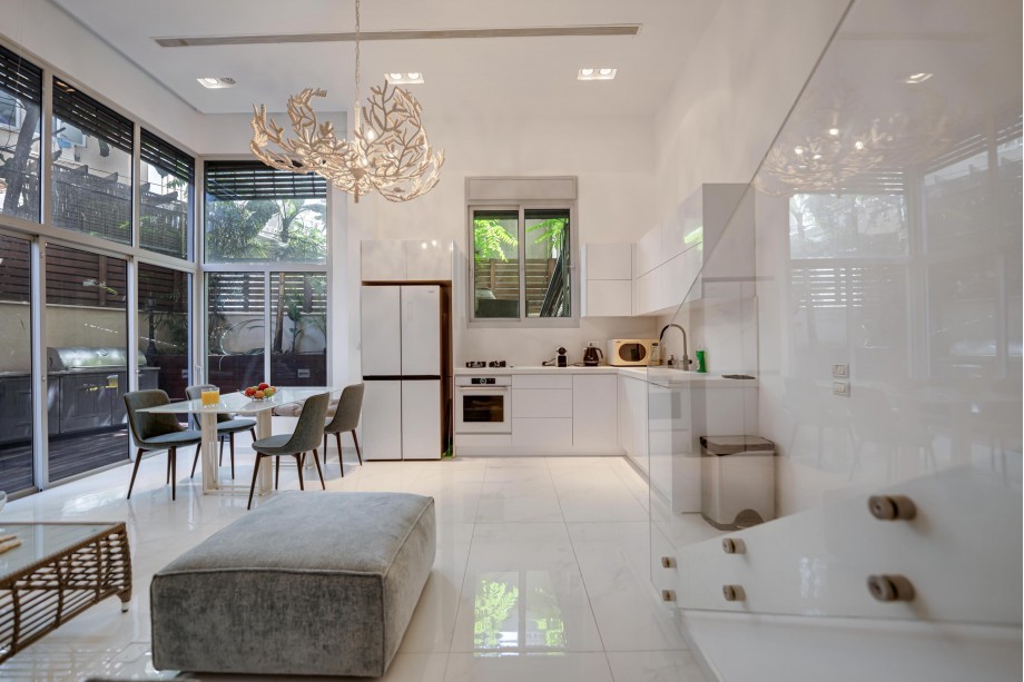 דופלקס אלגנטי עם גינה פרטית