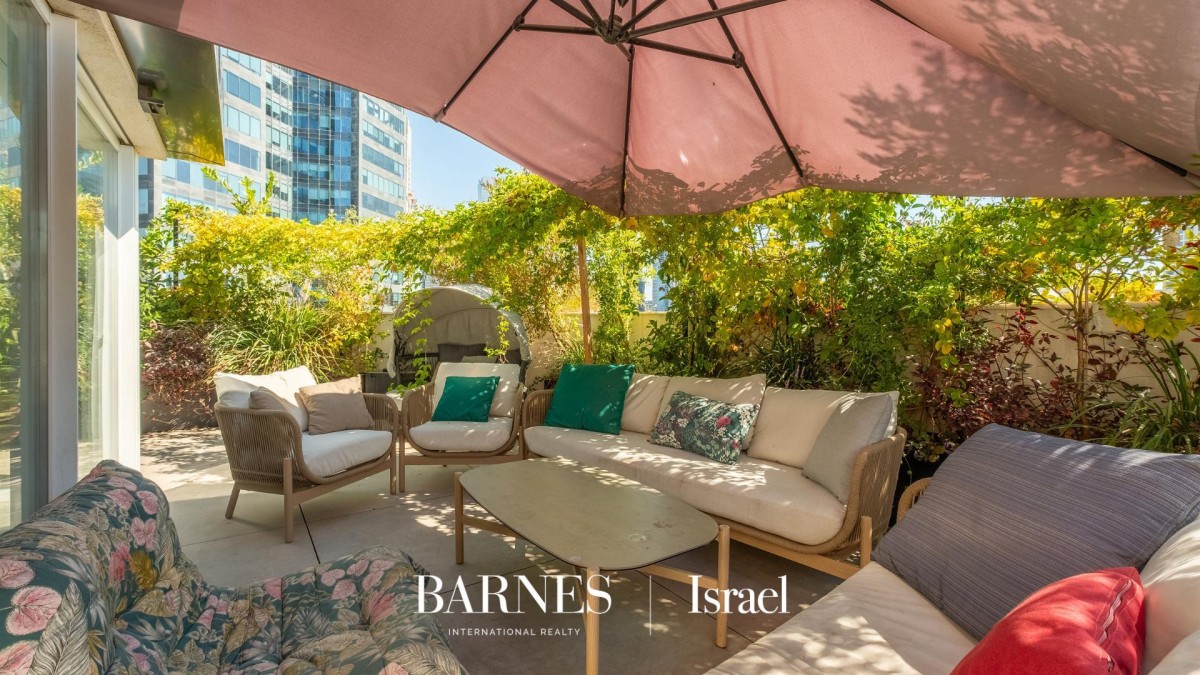 A VILLA IN THE SKY – EXCEPTIONAL DUPLEX PENTHOUSE IN THE HEART OF TEL AVIV