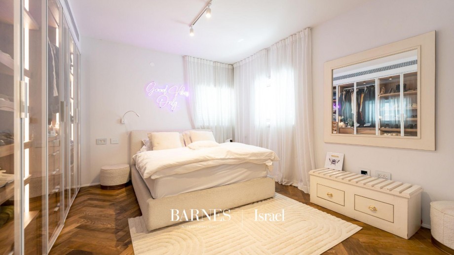 img-gallery