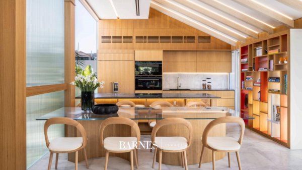 Superb new townhouse in Neve... - picture 4