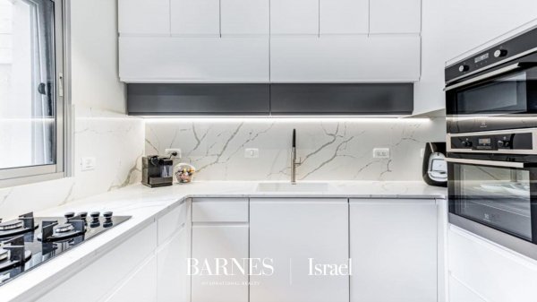 Garden Apartment in Ramat... - picture 1