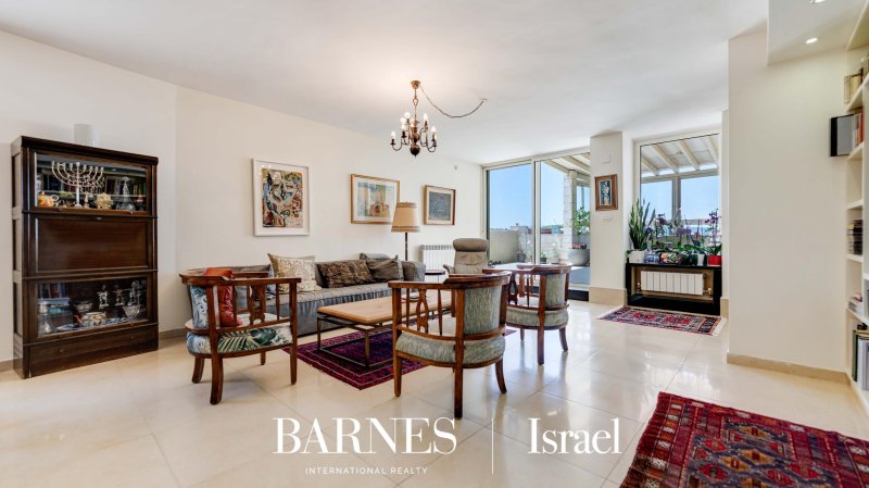 Remarkable Penthouse with... - picture 2