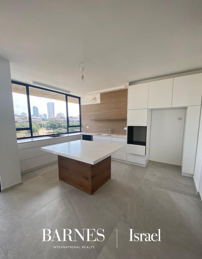 דירת 4 חדרי שינה... - picture 2