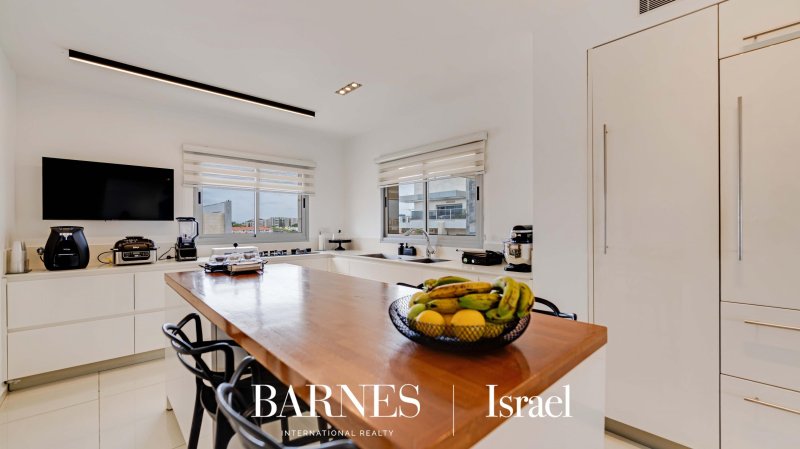 For Sale - In the heart of... - picture 4