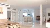 Renovated 5-Room Apartment in Sea & Sun Tower - picture 5 title=
