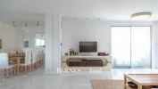 Renovated 5-Room Apartment in Sea & Sun Tower - picture 6 title=